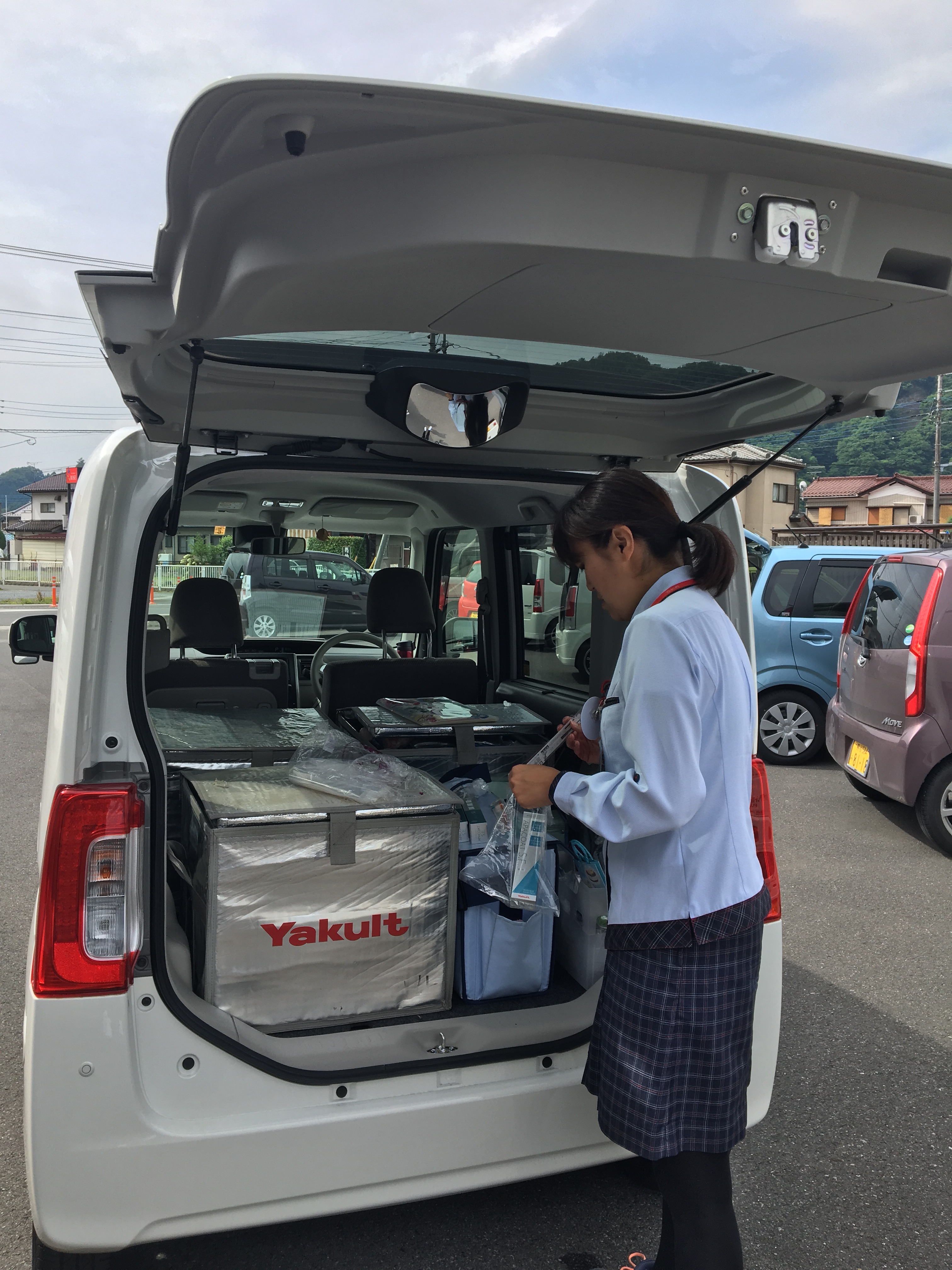 社用車 ダイハツタントがやってきた 埼玉北部ヤクルト販売 イベント ニュース